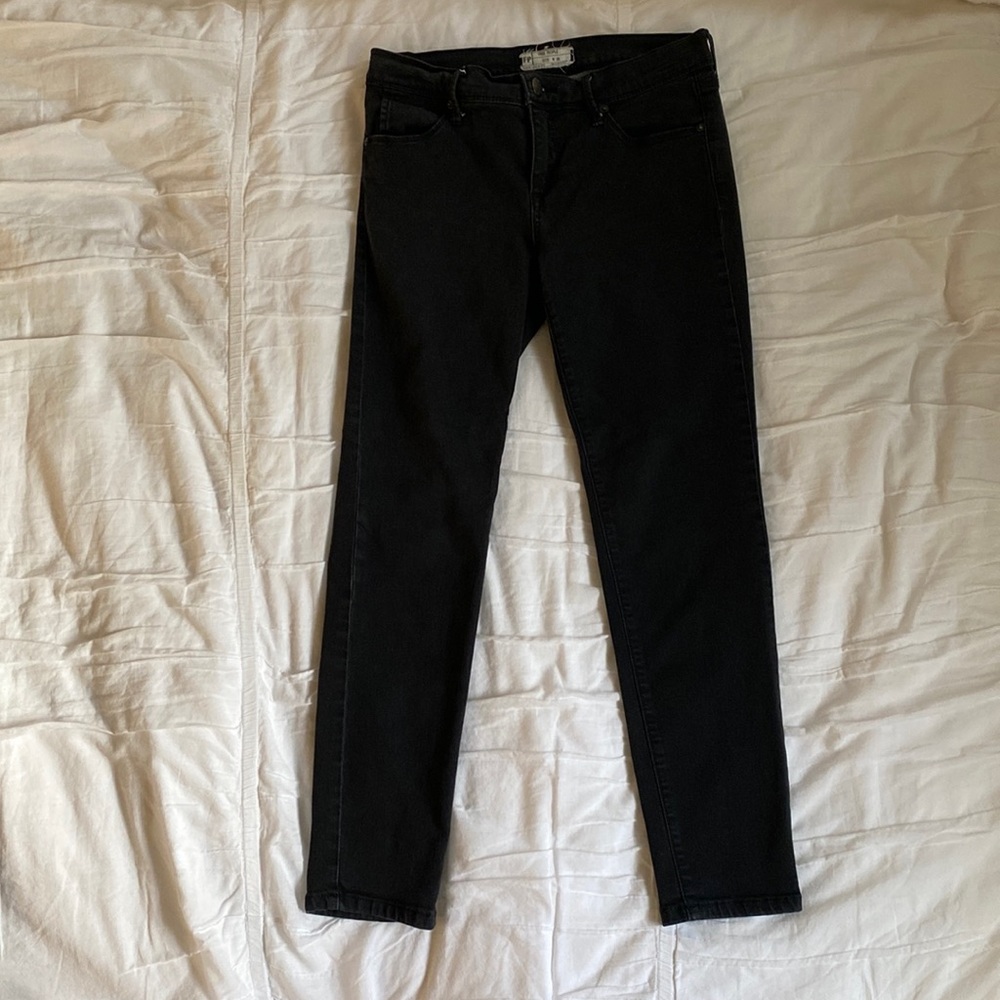 Free People skinny ankle jeans Size 28